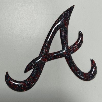 ป้ายถ่ายโอนความร้อนโลโก้นูน 3D TPU ความถี่สูงแบบกำหนดเอง สีแดงเมทัลลิก สำหรับกระเป๋า