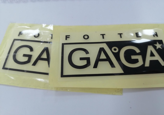 เสื้อผ้าถ่ายเทความร้อนพิมพ์ป้ายโลโก้ซิลิโคน 3D Customized