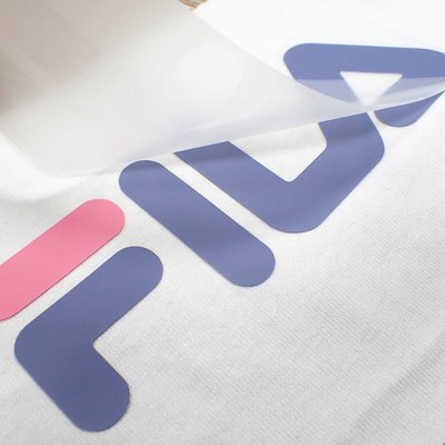 ป้ายเสื้อผ้าถ่ายเทความร้อนซิลิโคน 3D เป็นมิตรกับสิ่งแวดล้อมพร้อมโลโก้ของคุณเอง