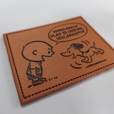 ป้ายแพทช์หนังนูน / โลหะ PU ปรับแต่งสำหรับเสื้อผ้าการ์เม้นท์