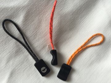 Silver Silver Print Rubber Zipper Puller สำหรับบู๊ทส์ Wide Application