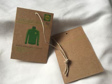 3 สีกระดาษคราฟท์สีน้ำตาล Hang Tag, 3 มม. ผ้าฝ้าย / ผ้าลินิน Custom Garment Hang Tags