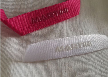 การพิมพ์สกรีนผ้าไหม Custom Fabric labels ป้ายป้ายเสื้อ Hanger Loop On Garment