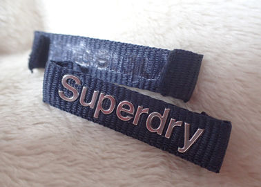Superdry 3D High Frequency Silver Logo เสื้อผ้าป้ายคอสำหรับแจ็คเก็ต
