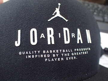 Patch ผ้าทอความถี่สูงสำหรับเสื้อผ้าที่มีโลโก้ที่นูนโลโก้ผล 3D TPU Logo On Cap