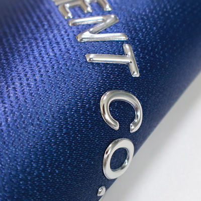 ป้ายติดเสื้อผ้าแบบกำหนดเอง สีเงิน ทอง TPU Heat Transfer พิมพ์โลโก้ 3 มิติ สำหรับเสื้อยืด