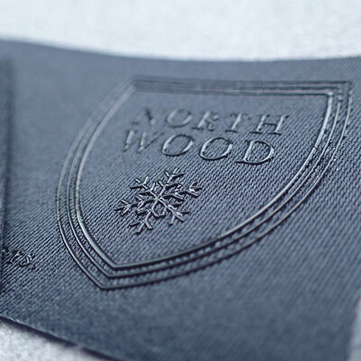 ป้ายถ่ายโอนความร้อนซิลิโคน - อุปกรณ์เสริมเสื้อผ้าแบบยืดหยุ่นซักได้ ป้ายโลโก้แบบกำหนดเอง