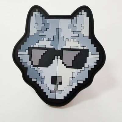 สัญลักษณ์ซิลิโคน 3 มิติที่กําหนดเอง - Pixel Art Wolf Shape Silicone Heat Transfer Patch สําหรับเสื้อผ้า