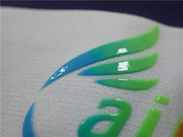 โลโก้ซิลิโคนสีสันสดใสพิมพ์โลโก้ Soft Elastic Band ปลอดสารพิษ