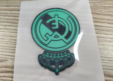 การพิมพ์สกรีนแบบกำหนดเองโลโก้สโมสรฟุตบอลที่มีลายนูน TPU Patches Badges สำหรับชุดกีฬา