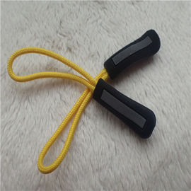ตัวสะท้อนแสงสีเงินฉีดเชือกยางซิป Puller สำหรับตกแต่งเสื้อผ้า