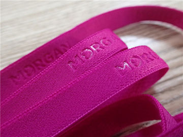 สีชมพูอ่อนยืดหยุ่นวงแฟชั่นความถี่สูง 3D หรือโลโก้บน Webbing สำหรับชุดชั้นใน