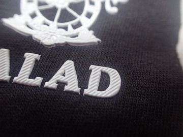 ส่วนบุคคลที่สง่างาม TPU ป้ายการถ่ายเทความร้อนเสื้อผ้าสำหรับเสื้อโปโล SGS BV