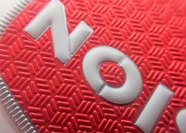 เหล็กอ่อนบนป้าย TPU พิมพ์ซิลค์สกรีน 3D นูนโลโก้การถ่ายเทความร้อน