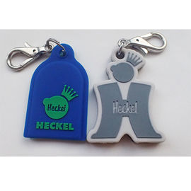 ซิลิโคนแท็กสุนัข Keychain ของขวัญส่งเสริมการขายส่วนบุคคล Debossed Logo ปลอดสารพิษ