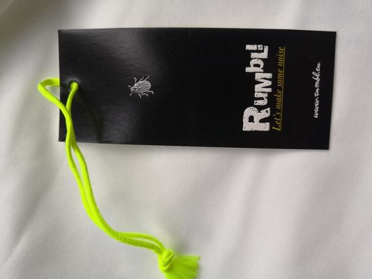 ผู้จัดจำหน่ายสติกเกอร์เสื้อผ้าป้ายเสื้อผ้า RFID แบบกำหนดเองป้ายแขวนแท็ก rfid hangtags