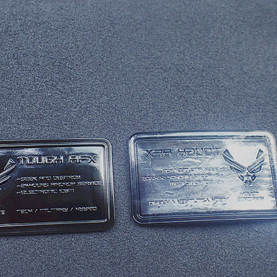 แพทช์ป้ายเสื้อผ้าพิมพ์ 3D TPU พร้อมโลโก้ชื่อแบรนด์ที่มีลายนูน