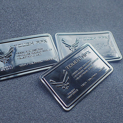 แพทช์ป้ายเสื้อผ้าพิมพ์ 3D TPU พร้อมโลโก้ชื่อแบรนด์ที่มีลายนูน