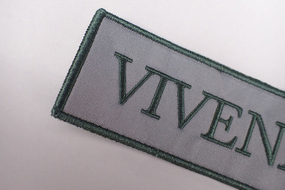 Maker โลโก้ที่กำหนดเองป้ายปักดอกไม้ Applique Patches สำหรับเสื้อผ้า