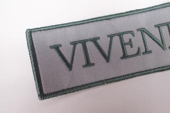 Maker โลโก้ที่กำหนดเองป้ายปักดอกไม้ Applique Patches สำหรับเสื้อผ้า