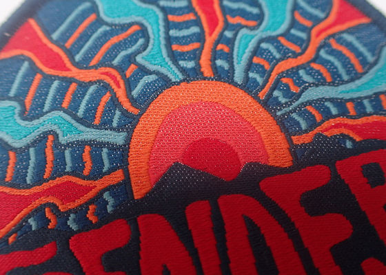 กดความร้อนตราที่กำหนดเองปักเหล็กบนแพทช์ Applique สำหรับเสื้อผ้า