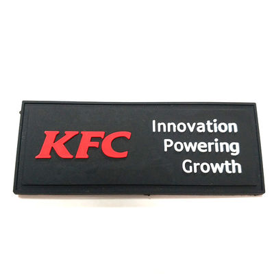 ป้ายพิมพ์พื้นผิว Applique 3D พิมพ์ป้าย PVC บนเสื้อผ้าเย็บ