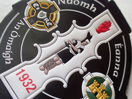 เป็นมิตรกับสิ่งแวดล้อม Custom TPU Badges โลโก้นูน 3D โลโก้การถ่ายเทความร้อนสำหรับเสื้อผ้า