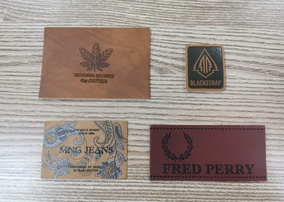 เย็บบนเสื้อผ้า PU Leather Patches ป้ายการ์เม้นท์โลโก้นูน