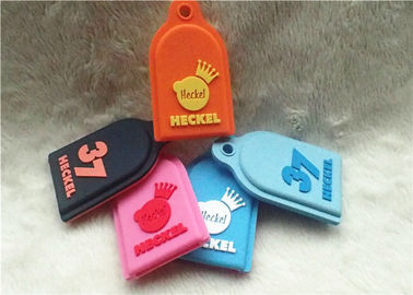 ของขวัญส่งเสริมการขายส่วนบุคคล SGS / พวงกุญแจพีวีซีซิลิโคนนูนหรือหลายสี