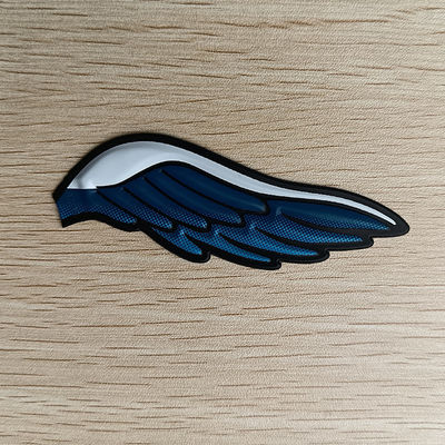 เหล็กบนป้ายชื่อแบรนด์นูน 3D โลโก้ Soft TPU Patches สำหรับเสื้อผ้า